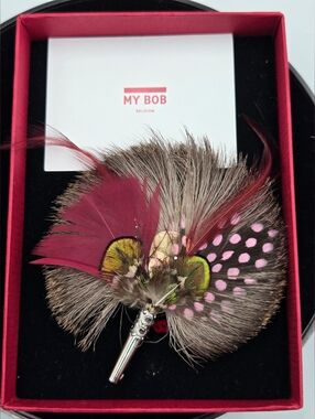 NWT My Bob feather Broche Plumes hat pin